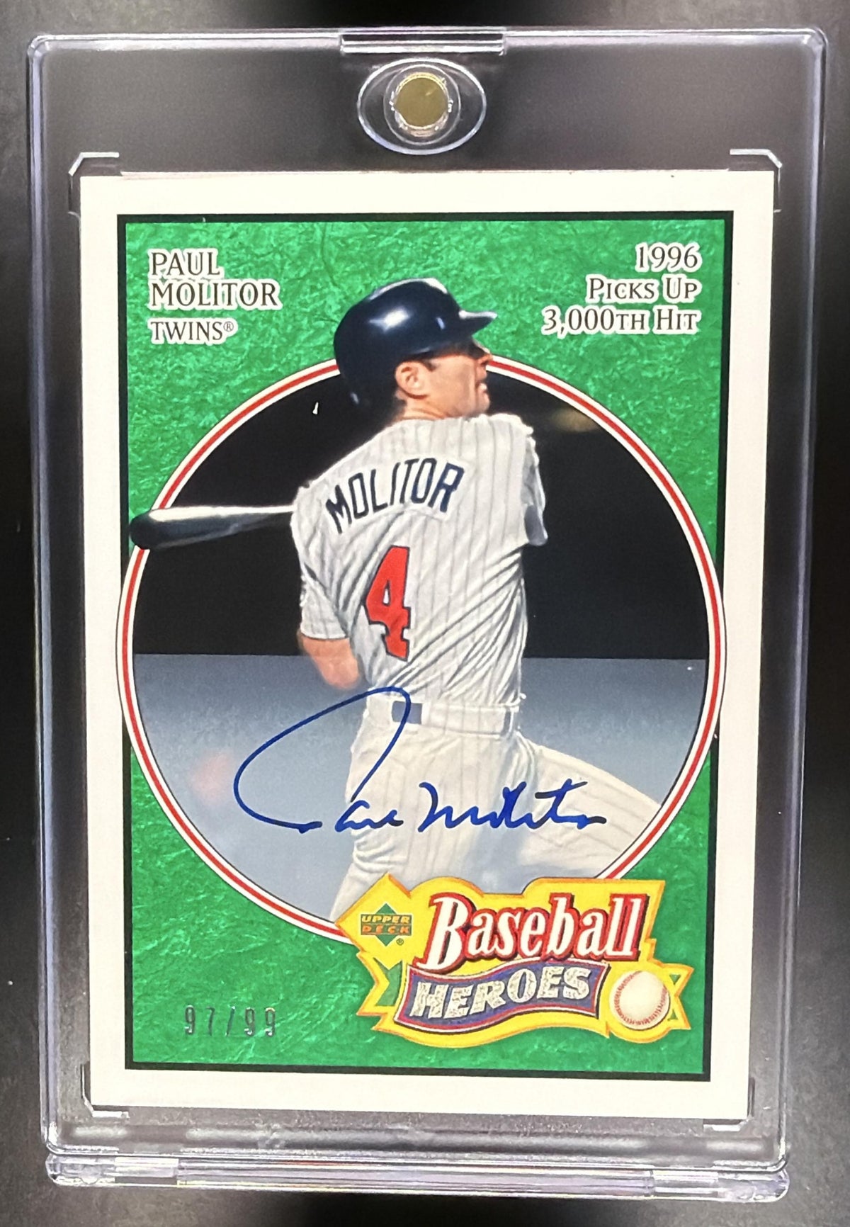 2005 Upper Deck Baseball Heroes Paul Molitor #52 Signature Emerald 97/99 Auto