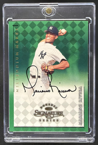 1998 Donruss Mariano Rivera #209 Siganture Series Green /1000